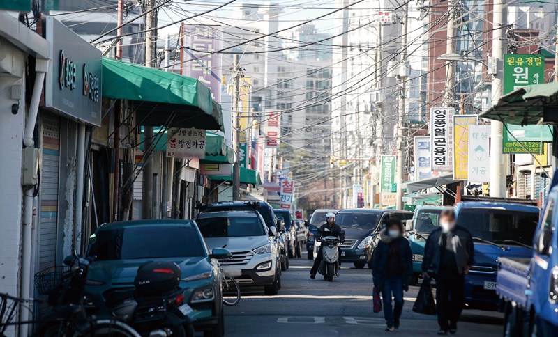 아무도 말하지 않는 작은 공장의 ‘비명’